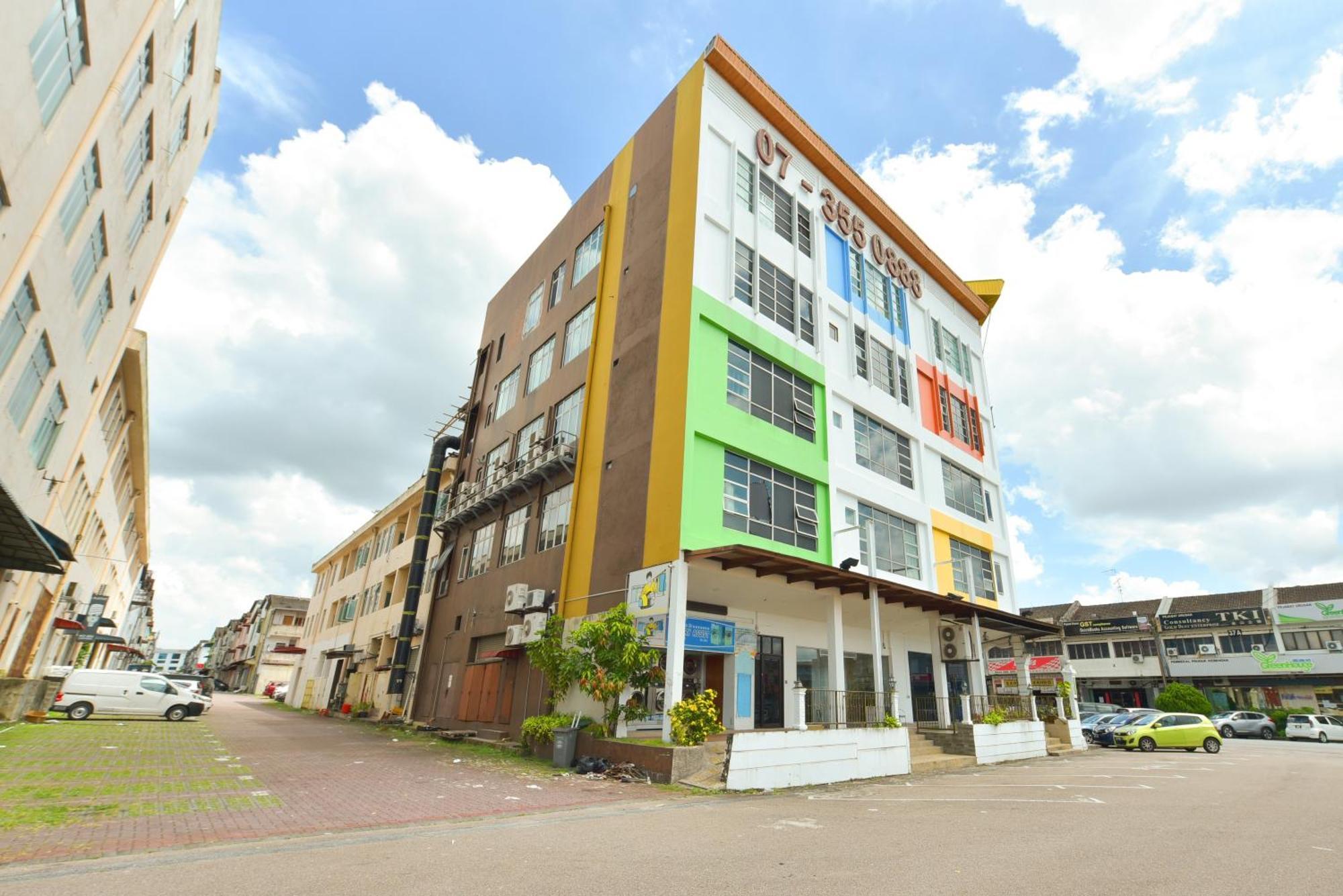 Holmes Johor Jaya