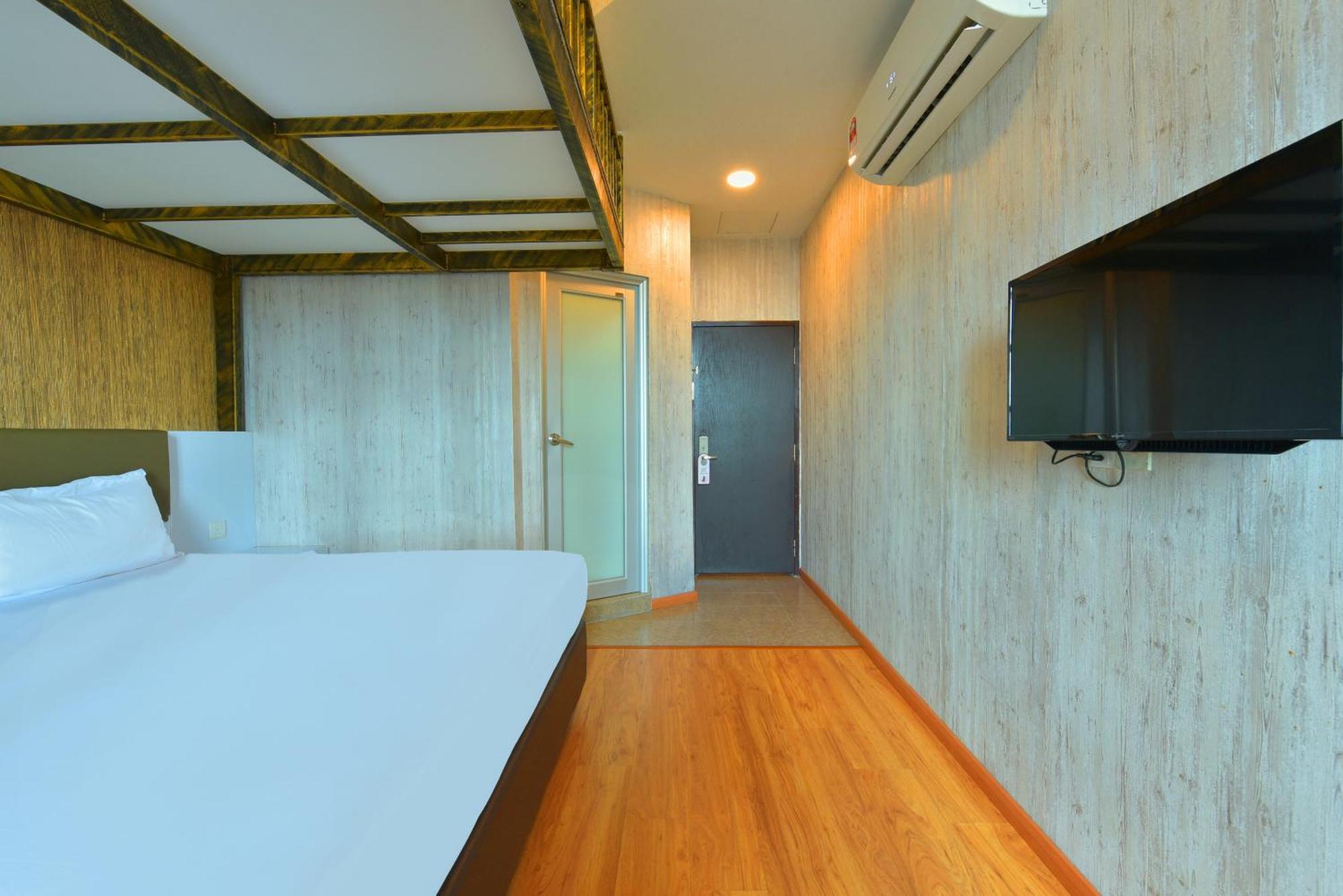 Townhouse Oak Holmes Johor Jaya Johor Bahru